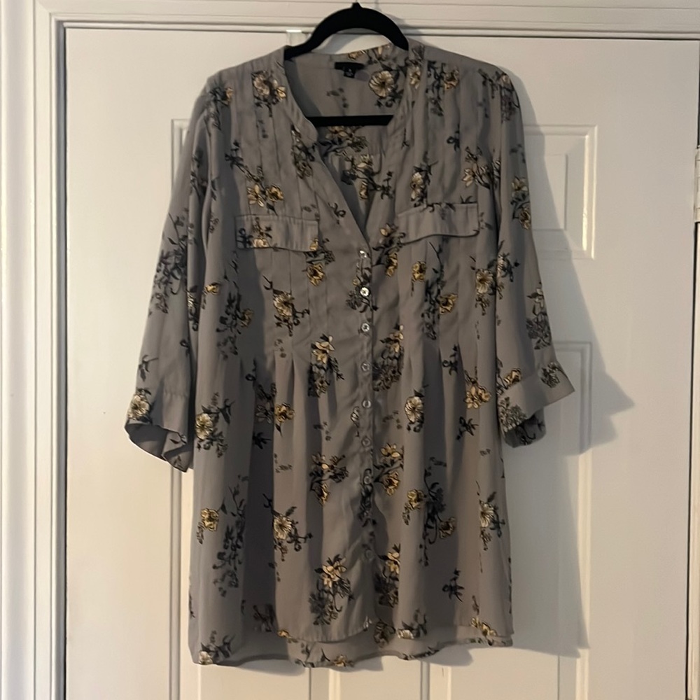 Torrid floral tunic top/blouse